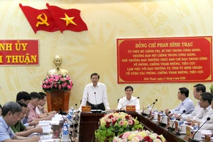 Đồng chí Phan Đình Trạc, Ủy viên Bộ Chính trị, Bí thư Trung ương Đảng, Trưởng Ban Nội chính Trung ương đã có buổi làm việc với Ban Thường vụ Tỉnh ủy Bình Thuận