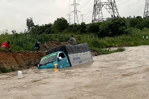 Đoạn cao tốc Phan Thiết - Dầu Giây ngập hôm 29-7