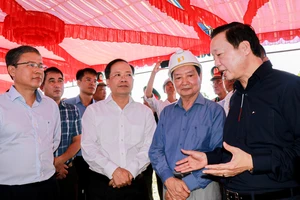 Phó Thủ tướng Trần Hồng Hà kiểm tra thực địa cao tốc Bắc - Nam đoạn Vân Phong - Nha Trang