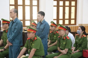 Bị cáo Nguyễn Hữu Kha và đồng phạm tại phiên toà