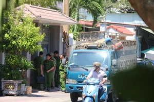Lực lượng công an và các đơn vị liên có mặt tại nhà riêng cựu Chủ tịch UBND tỉnh Bình Thuận Lê Tiến Phương
