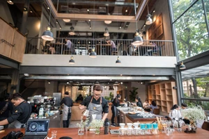 Vượt mốc 80 cửa hàng cà phê, The Coffee House mở không gian "cà phê hội nhập"