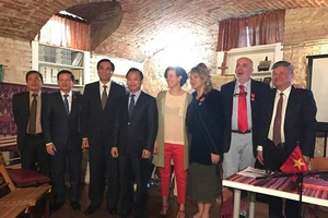 Đoàn lãnh đạo thành phố Đà Nẵng làm việc với Lãnh sự Danh dự Việt Nam tại thành phố Turin