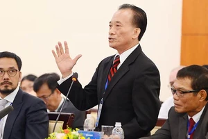 Các đại biểu phát biểu ý kiến trong buổi Thủ tướng Nguyễn Xuân Phúc gặp gỡ chuyên gia, trí thức và doanh nhân Việt Nam ở nước ngoài tiêu biểu Ảnh: VIỆT DŨNG