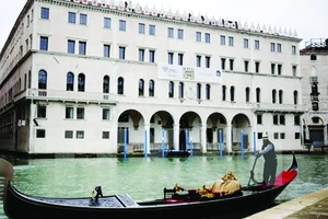 Venice siết chặt các quy định với du khách