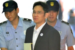 Người thừa kế Samsung lãnh 5 năm tù