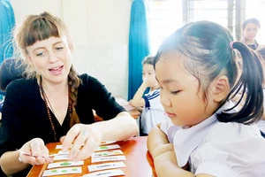 Giờ học Tiếng Anh tích hợp của học sinh Trường Tiểu học Tân Sơn Nhì, quận Tân Phú Ảnh: VÕ THẮM