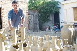 ​Làng Bàu Trúc hiện có trên 400 hộ gắn bó với nghề làm gốm