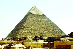 Căn hầm khổng lồ trong lòng kim tự tháp Khufu