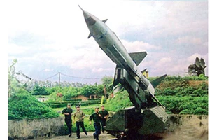 Hệ thống tên lửa S.75 trong trận “Điện Biên Phủ trên không” (1972) đã bắn rơi nhiều máy bay B52 Mỹ, bảo vệ bầu trời Hà Nội.