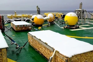 Robot đo băng tan ở Nam cực
