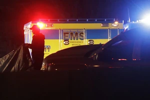 Cảnh sát tại hiện trường nghi phạm đánh bom ở Austin, Texas, Mỹ, tự sát ngày 21-3-2018. Ảnh: AP