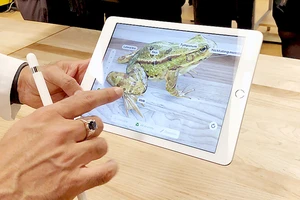 Apple ra mắt iPad học đường
