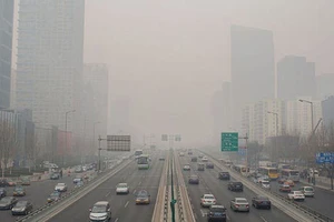 Bắc Kinh lại bị khói mù ô nhiễm