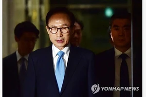 Cựu Tổng thống Lee Myung-bak bị truy tố 16 tội danh