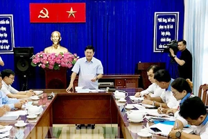 Phó Chủ tịch UBND TPHCM Huỳnh Cách Mạng chỉ đạo tại buổi tiếp dân, giải quyết khiếu nại 
