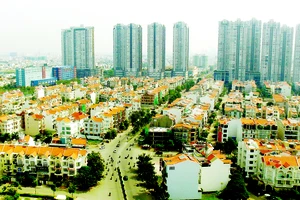 Thành phố Hồ Chí Minh ngày càng phát triển hơn với nhiều khu đô thị khang trang. Ảnh: THÁI BẰNG