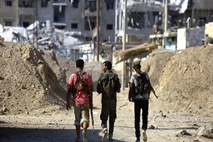 Thành phố Raqqa đã bị SDF áp đặt lệnh giới nghiêm kéo dài 3 ngày và ban bố tình trạng khẩn cấp