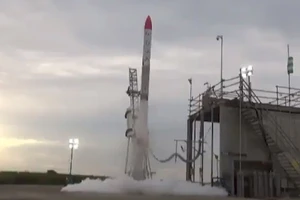 Tên lửa MOMO-2, được phóng lên bởi công ty Interstellar Technologies của Nhật Bản