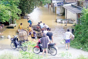 Ngập lụt gây chia cắt tại xã Thiệu Dương (TP Thanh Hóa)