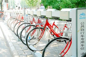 Hệ thống đỗ xe thông minh cho xe đạp dùng chung