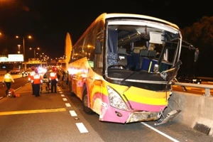 Hiện trường vụ tai nạn giao thông kinh hoàng xảy ra tại Hong Kong sáng 30-11
