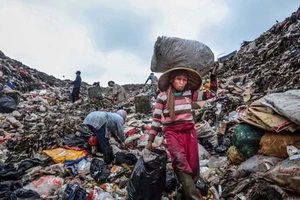 Indonesia chật vật xử lý rác thải nhựa