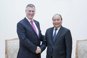 Thủ tướng tiếp ông Kevin McAllister, Phó Chủ tịch điều hành Tập đoàn Boeing. Ảnh: VGP/Quang Hiếu