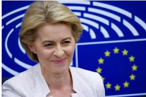 Tân Chủ tịch Ủy ban châu Âu (EC) Ursula von der Leyen trong cuộc họp báo sau khi đắc cử tại trụ sở Nghị viện châu Âu ở Strasbourg, Pháp ngày 16-7. Ảnh: THX/TTXVN