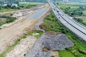 Thành lập Tổ công tác đốc thúc tiến độ đường cao tốc Trung Lương - Mỹ Thuận