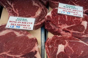 Thịt bò được bày bán tại một chợ ở Washington, DC, Mỹ. Ảnh: AFP/TTXVN