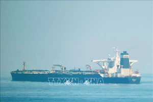 Tàu chở dầu Grace 1 của Iran tại khu vực ngoài khơi Gibraltar ngày 15/8. Ảnh: AFP/TTXVN