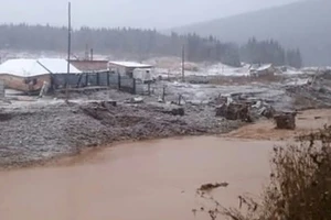 Vỡ đập nước tại Nga: Ít nhất 10 người chết, 15 người mất tích