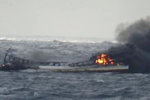 Vụ cháy tàu ở vùng biển ngoài khơi của Hàn Quốc.