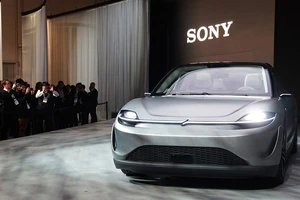 Sony trình làng xe điện Vision-S tại Triển lãm điện tử tiêu dùng (CES) 2020 diễn ra ở Las Vegas, Mỹ. 