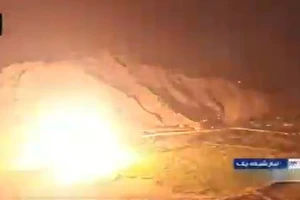 Hình ảnh cầu lửa trong vụ tấn công tên lửa được phát sóng trên truyền hình Iran