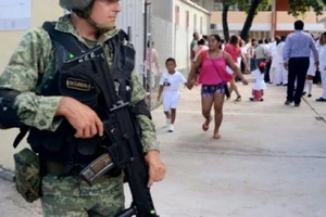 Mexico triển khai quân đội trên đường phố