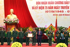 Phát triển khoa học và nghệ thuật quân sự Việt Nam lên tầm cao mới