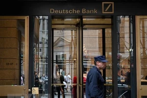 Một chi nhánh của Deutsche Bank tại New York, Mỹ. Ảnh: AFP/TTXVN
