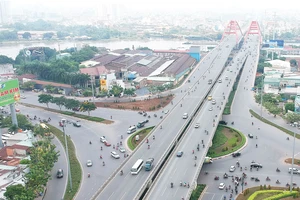 Hạ tầng giao thông khu vực đường Phạm Văn Đồng, quận Thủ Đức, TPHCM được đầu tư xây dựng hiện đại. Ảnh: CAO THĂNG