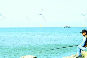 Turbine của một nhà máy điện gió biển ở Đài Loan. Ảnh: Kyodo
