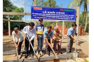 Báo SGGP khởi công xây nhà đại đoàn kết tại Bến Tre
