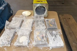 Lượng cocaine vừa bị phát hiện được giấu bên trong hơn 1.700 lon thiếc. Nguồn: AFP