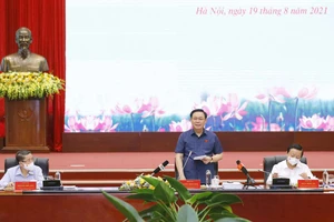 Chủ tịch Quốc hội Vương Đình Huệ phát biểu chỉ đạo tại buổi làm việc 