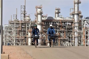 Một cơ sở lọc dầu ở In Amenas, Algeria. Ảnh: AFP/TTXVN