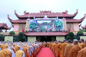 Trang trọng Đại lễ Phật đản Phật lịch 2566