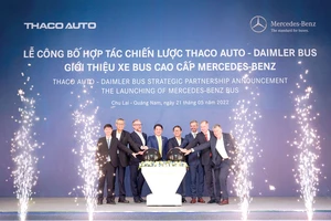 Thaco Auto hợp tác cùng Daimler sản xuất, phân phối xe bus Mercedes-Benz 