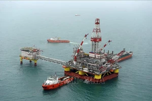 Một cơ sở khai thác dầu của Nga trên Biển Caspi. Ảnh: AFP/TTXVN