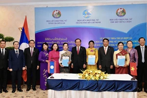 Vun đắp quan hệ đặc biệt Việt Nam - Lào “mãi mãi xanh tươi, đời đời bền vững”