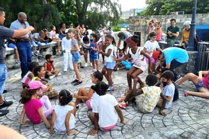 Một sân chơi của trẻ em trong lễ hội tôn vinh La Habana